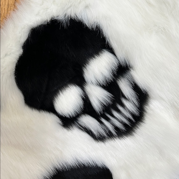 Cynthia Rowley Black and White Faux Fur Throw - Picture 3 of 9